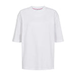 Hvid Nugira t-shirt fra Nümph set forfra med rund hals og lyserød blondekant i nakken
