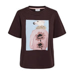 Brun Numanta t-shirt fra Nümph forfra med print i lyserød og lyseblå