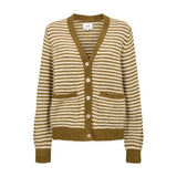 Grøn og cremehvid stribet cardigan med V-hals, rosa knapper og to lommer foran, set forfra