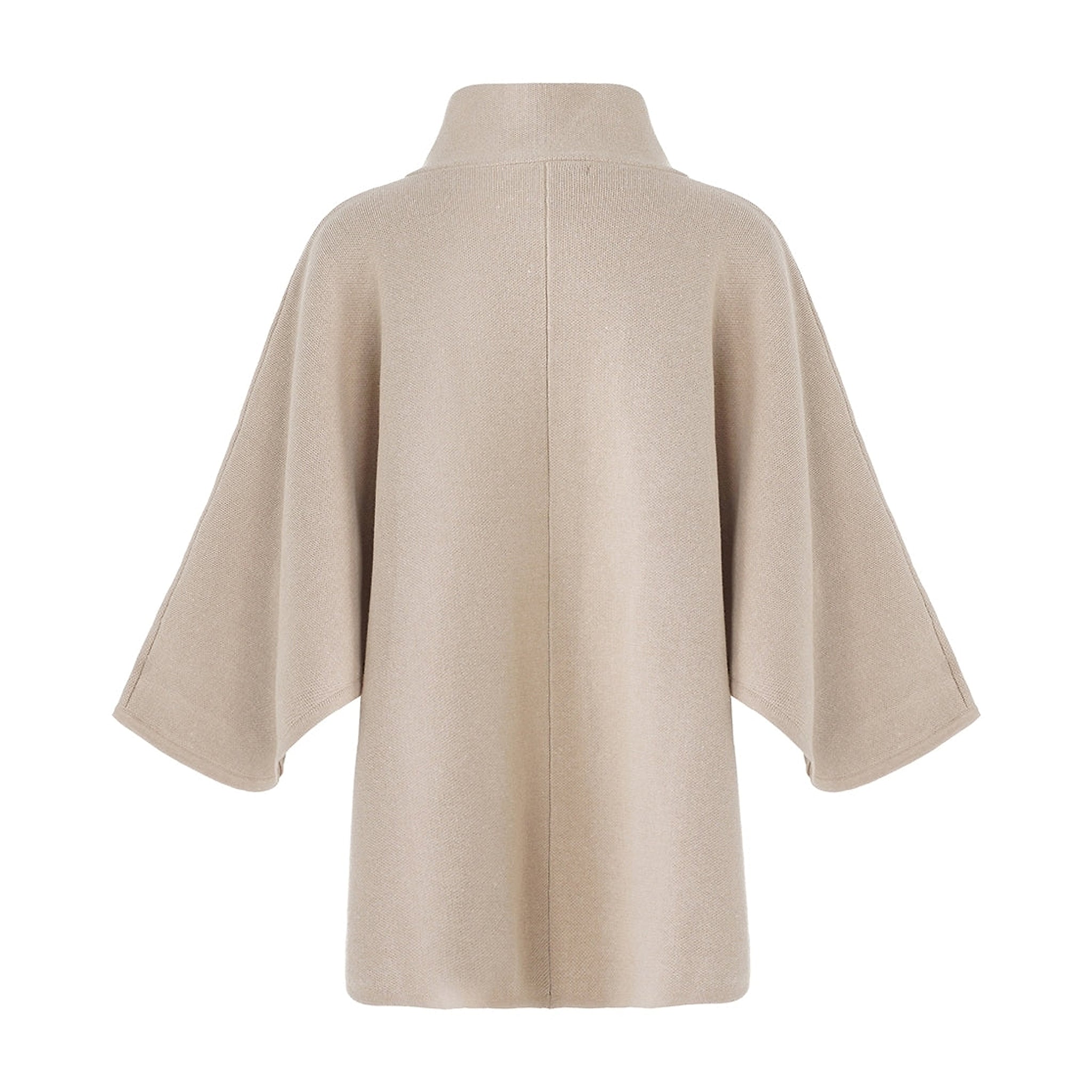 Beige strik Birdie Knit fra OneTwo Luxzuz set bagfra med poncho-inspireret silhuet og høj hals