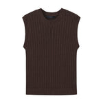 Corinn Knit strik fra OneTwo Luxzuz uden ærmer med rund hals og ribkanter i mørkebrunt hulmønster set forfra