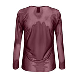 Rød bluse i gennemsigtig burgundy mesh med lange ærmer set bagfra