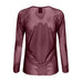 Rød bluse i gennemsigtig burgundy mesh med lange ærmer set bagfra