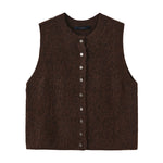Brun strikket vest Zannap Knit i Choco Lux med rund hals og knapper foran, set forfra