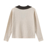 Hvid strik Zebina Knit set bagfra med mørk krave og ribkant forneden