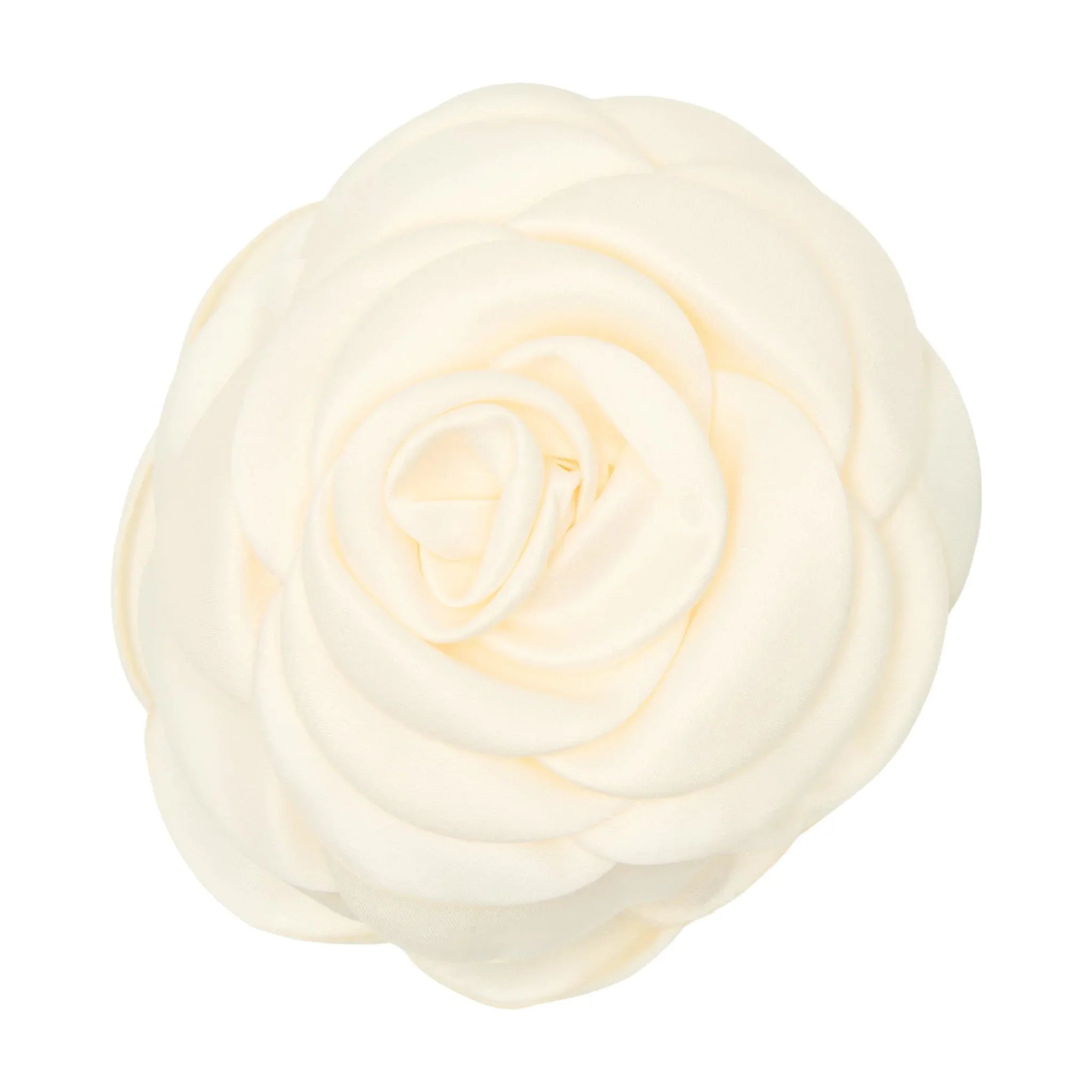Pico Giant Satin Rose Claw i Ivory, hvid håraccessories med stor satinrose set forfra