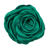 Grøn håraccessories fra Pico: hårklemme med rose i blank satin i farven Emerald, set oppefra