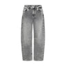 Grå barrel leg jeans fra Pulz forfra med høj talje, fem lommer og sømme ved knæene
