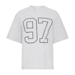 Grå t-shirt fra Pulz med tallet 97 i små sorte sten, set forfra