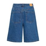 Blå Bridget denimshorts fra Pulz set bagfra med to baglommer og mærke på linningen