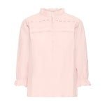 Orange bluse Daria fra Pulz i Peach Whip forfra med høj flæsekrave, hulbroderi og knapper foran