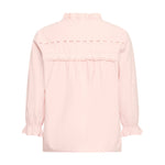 Orange bluse Daria fra Pulz i Peach Whip bagfra med hulbroderi, rynker og 3/4 ærmer med flæse