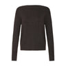 Brun pullover fra Pulz i farven Espresso med bådudskæring og lange ærmer, set forfra