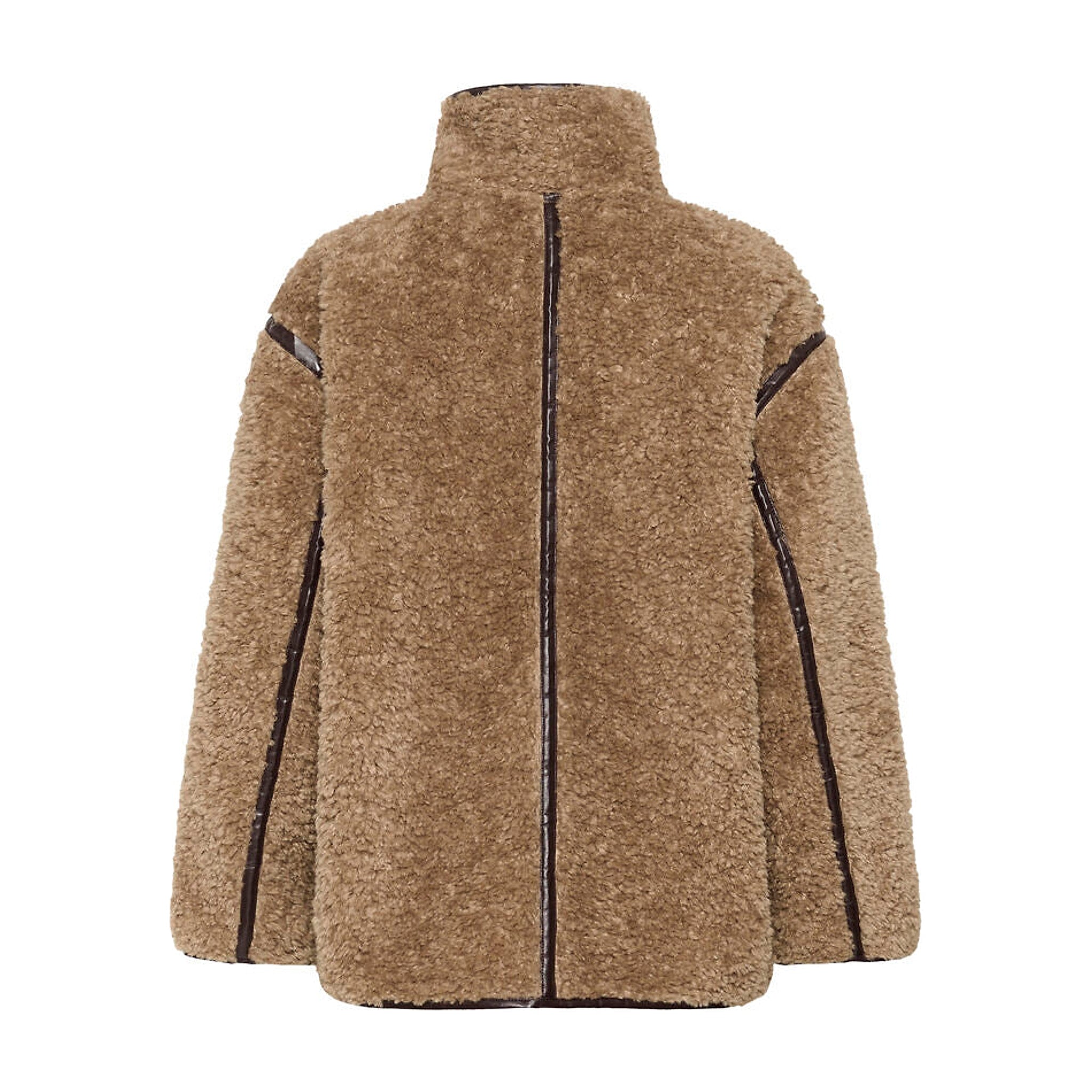 Brun Samantha Jacket i teddy-look set bagfra med høj krave og mørkebrune kanter langs ryg og ærmer