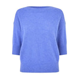 Blå strik Moi Knit fra Six Ames i Coastal Blue Melange set forfra med bred halsudskæring og korte ærmer