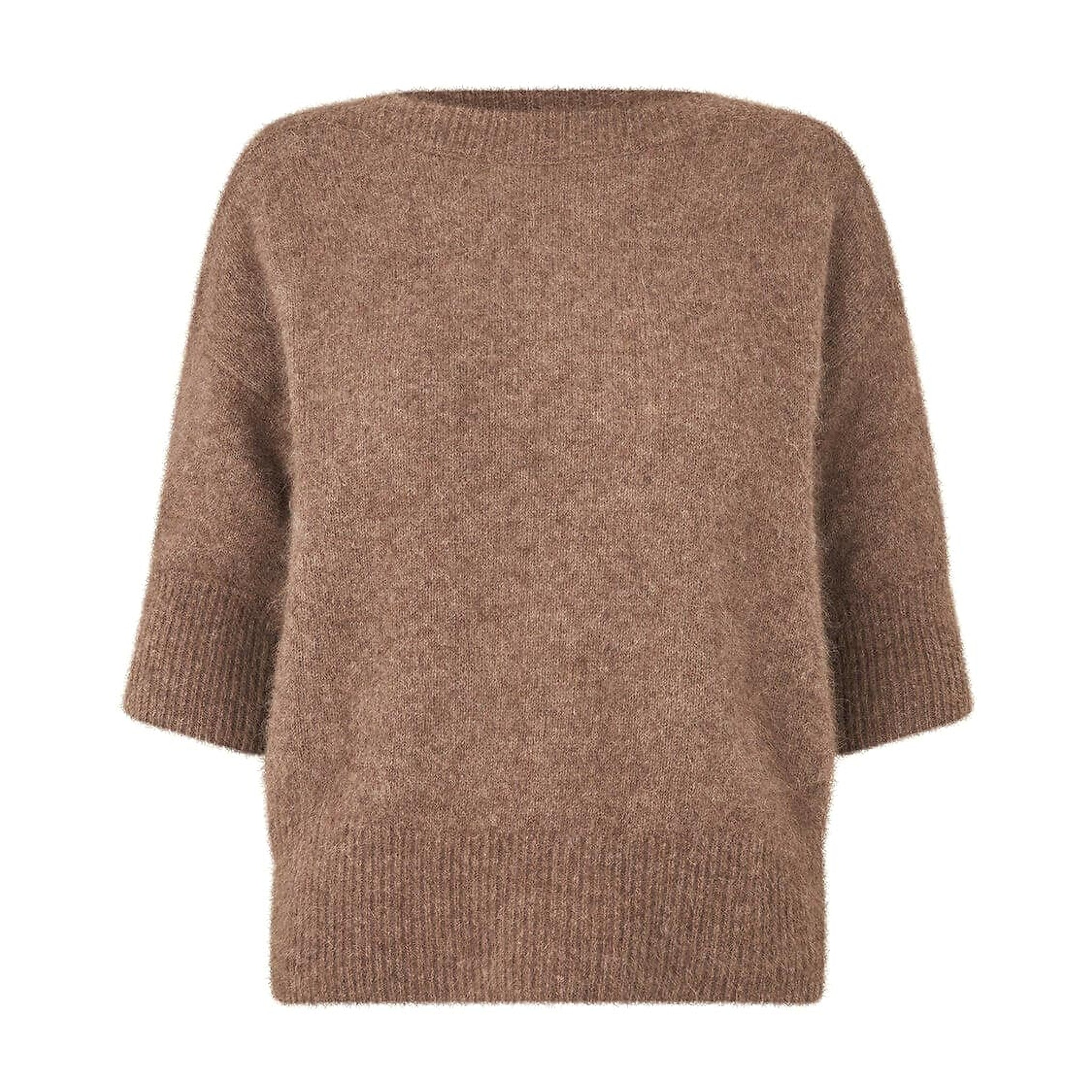 Brun strik Moi Knit i Acorn Melange fra Six Ames set forfra med korte ærmer og brede ribkanter