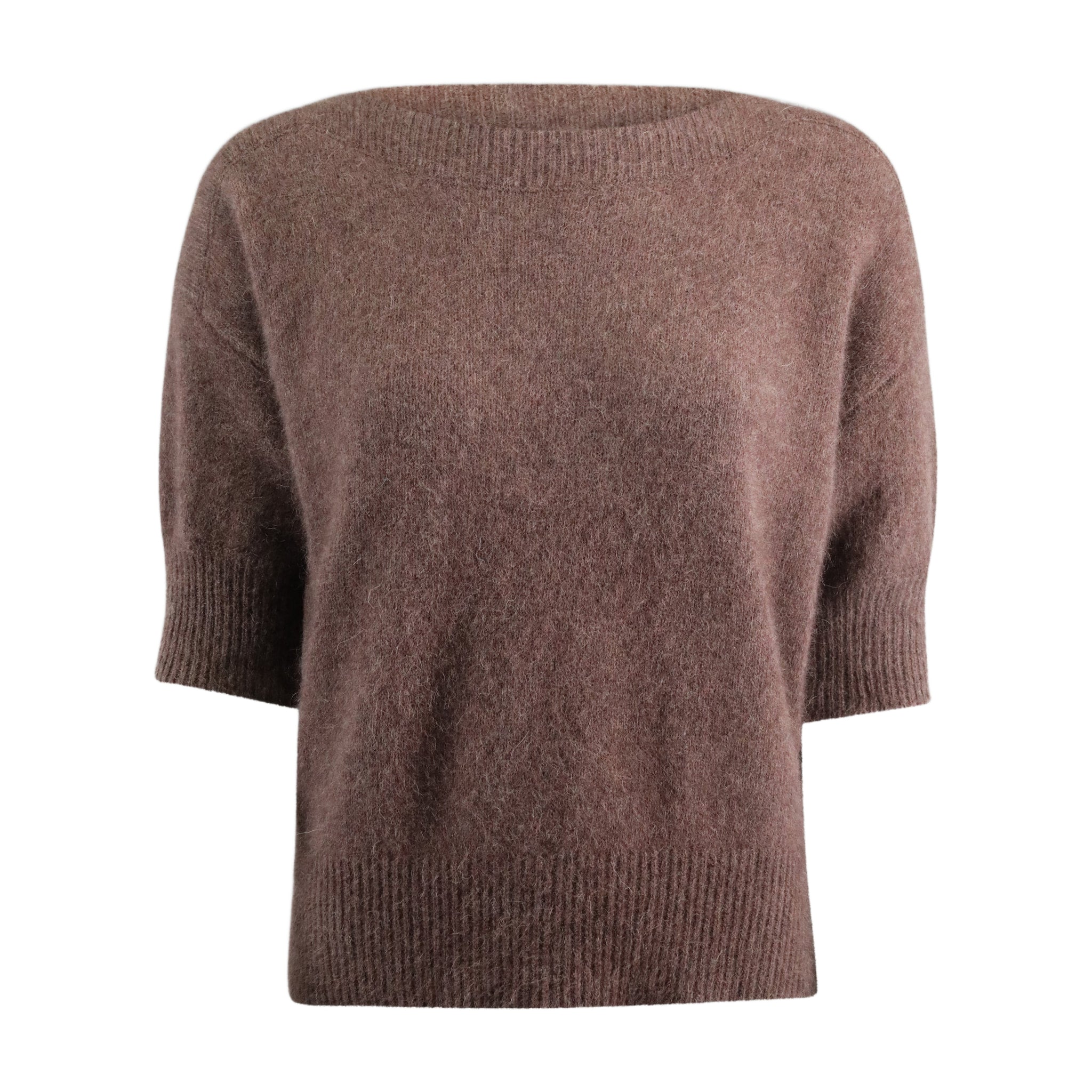 Brun strik Moi Knit i Chocolate Melange fra Six Ames forfra med korte ærmer, bred halsudskæring og ribkanter