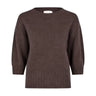 Brun strik Mona Knit fra Six Ames i Espresso Brown med rund hals, vide ærmer og ribkanter set forfra