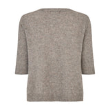 Oda Cardigan beige kortærmet strik fra Six Ames set bagfra med ribkant ved hals, ærmer og bund