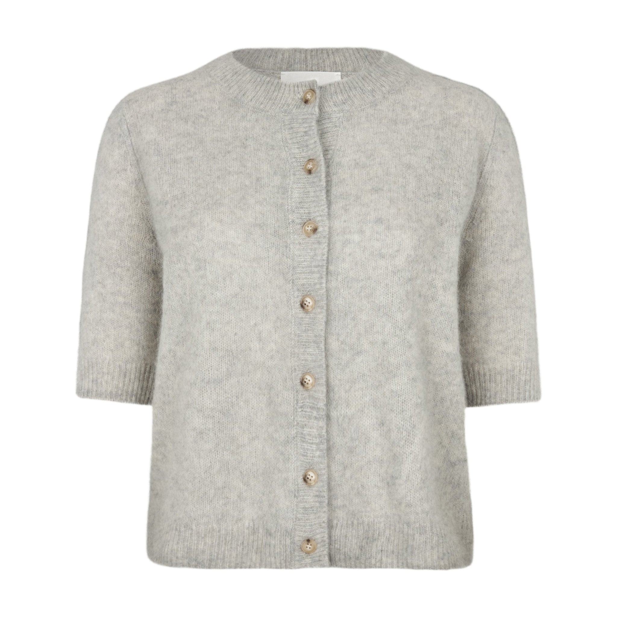 Oda Knit fra Six Ames i grå melange, kortærmet strik med rund hals og knapper foran, set forfra