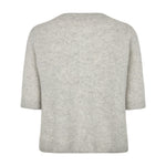 Grå kortærmet strik Oda Knit fra Six Ames set bagfra med ribkanter ved hals, ærmer og forneden