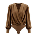Brun bodystocking i crepe med indpakket forstykke, V-udskæring og lange ærmer, set forfra uden model