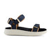 Woden Line sandal i navy set fra siden med justerbare remme, guldfarvede logoplader og cremehvid sål