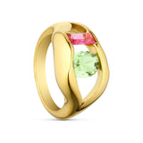 Guldfarvet Bali Ring fra Wolff Jewelry med bølget design, pink rektangulær sten og lysegrøn oval sten, set fra siden