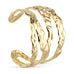Bastic Bangle armbånd i guld fra Wolff Jewelry med tre bølgede bånd og krøllet overflade, set fra siden