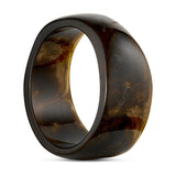 Bredt brunt armbånd Java Bangle fra Wolff Jewelry med marmoreret mønster, set fra siden på hvid baggrund