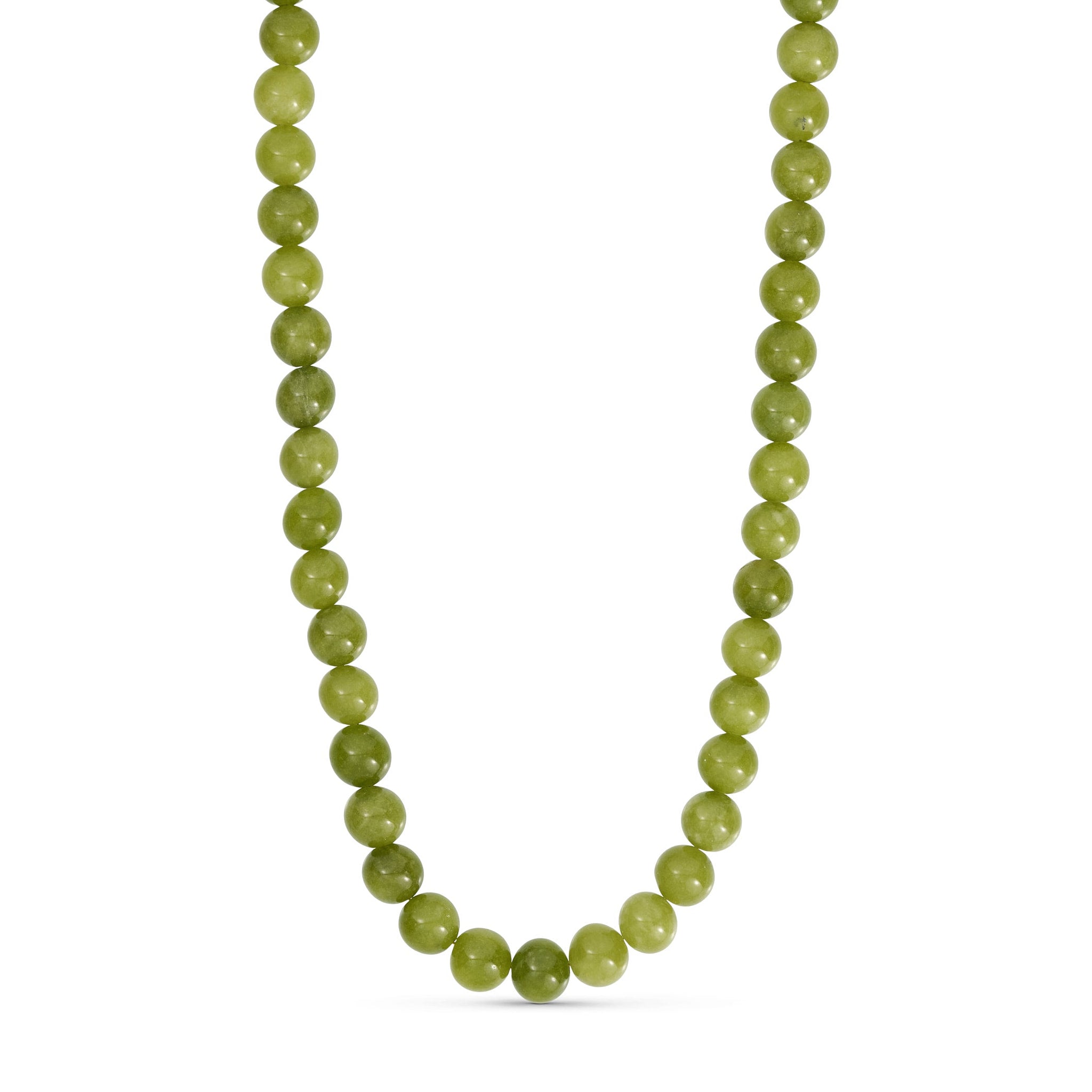 Grøn halskæde Jusi Pearl Necklace fra Wolff Jewelry med runde perler af natursten på lys baggrund