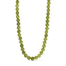 Grøn halskæde Jusi Pearl Necklace fra Wolff Jewelry med runde perler af natursten på lys baggrund