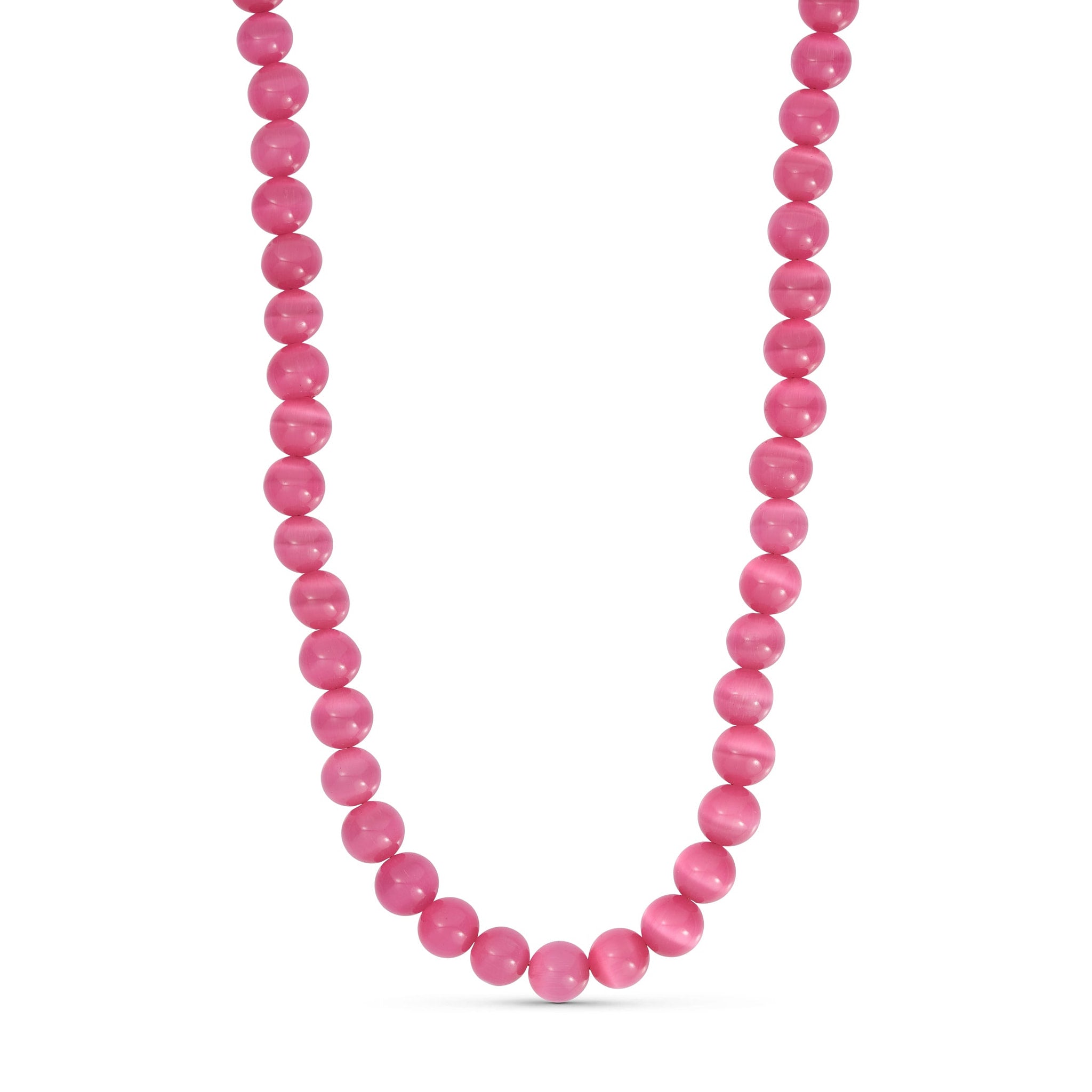 Pink halskæde Jusi Pearl Necklace i Dark Rose med runde perler af natursten, set forfra på lys baggrund