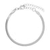 Sølvfarvet Kleo armbånd fra Wolff Jewelry som flad slangekæde med karabinlås og forlængerkæde, set ovenfra