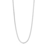 Kleo halskæde i sølv fra Wolff Jewelry med flad, tætleddet kæde på hvid baggrund