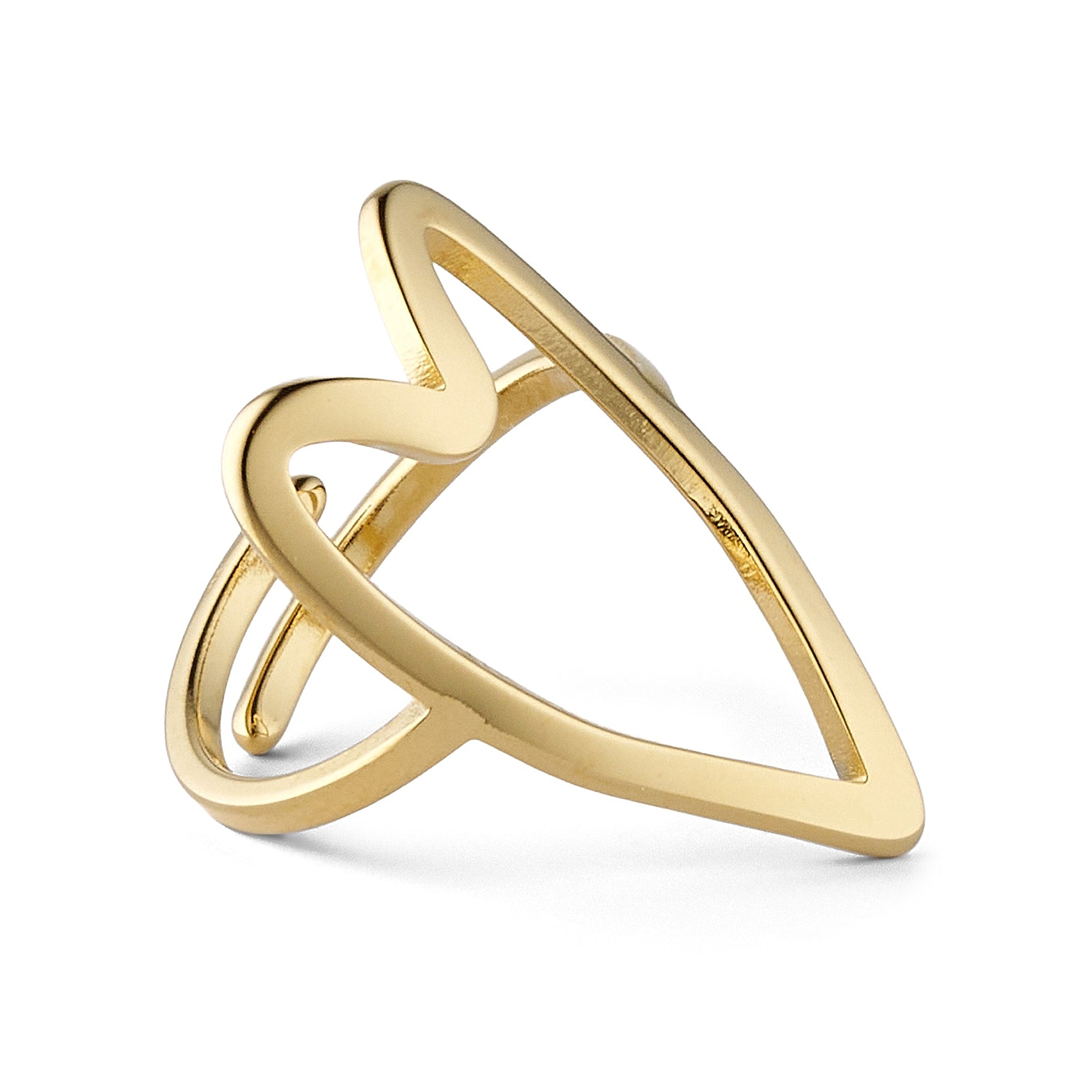 Luna Big Ring i guld fra Wolff Jewelry formet som et stort, åbent hjerte, set fra siden på hvid baggrund