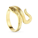 Snake Ring - Gold fra Wolff Jewelry, guldfarvet ring formet som en slange med hoved, buet hale og skælmønster, set fra siden
