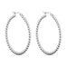 Sølvfarvede øreringe Sore Hoops 40 mm fra Wolff Jewelry med små kugler, set forfra på lys baggrund