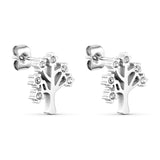 Sølvfarvede Trilla øreringe fra Wolff Jewelry formet som et træ med små klare sten, set fra siden med stift og lås